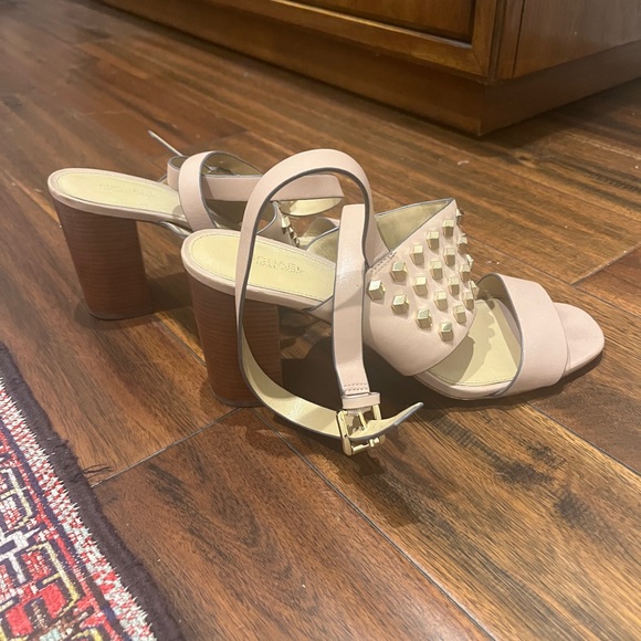 Michael Kors blush nude heels with stud detail - Picture 2 of 6